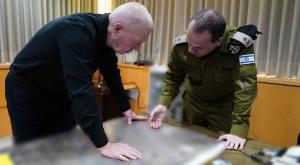 שר הביטחון וראש אגף המבצעים בצה"ל צילום: אריאל חרמוני, משרד הביטחון  ביטחון