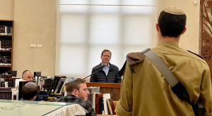 הנשיא הרצוג בישיבת ההסדר בירוחם צילום: עמוס בן גרשום/לע"מ חדשות