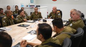 אלוף פיקוד העורף במפגש צילום: דובר  צה"ל חדשות