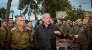 נתניהו וחיילים, ארכיון צילום: Basel Awidat,Flash90 חדשות