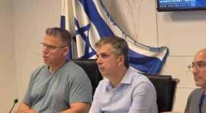 השר אלי כהן בהערכת מצב במשרד |  צילום: דוברות לשכת השר חדשות