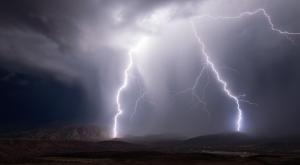 תחזית מזג האוויר, סוער | צילום: John D Sirlin,Shutterstock חדשות
