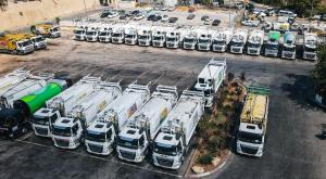 צי משאיות הזבל של עיריית ירושלים צילום: אמיר כהן כדאי לדעת