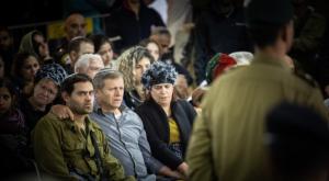 חגי לובר בהלווית בנו יהונתן אלישע ז"ל צילום: Yonatan Sindel,Flash90 ברנז'ה
