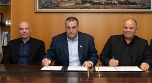 אייל זמיר במשרד הבטחון צילום: אגף דוברות וקשרי ציבור במשרד הביטחון חדשות