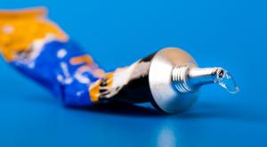 דבק, ארכיון צילום: ronstik,Shutterstock חדשות