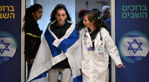 אלי שרעבי בהגעתי לבית החולים צילום: חיים צח/ לע"מ חדשות