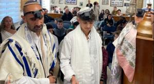 בית הכנסת בבארי, העלייה לתורה צילום: ללא חדשות