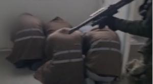 המחבלים בתא בו נרשמו הכתובות צילום: דוברות שירות בתי הסוהר חדשות