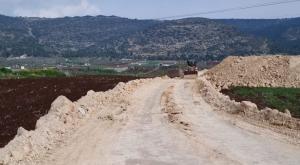 שפיכת סוללות עפר בהיקפים רחבים צילום: ללא חדשות