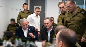 שר הביטחון עם ראש הממשלה, הרמטכ"ל וראשי זרועות הביטחון בבור בקריה צילום: אריאל חרמוני, משרד הביטחון חדשות