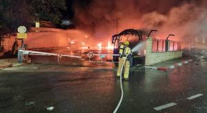 אוטובוס שרוף צילום: כבאות והצלה מחוז צפון פלילים