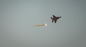 מטוס קרב מעל רצועת עזה צילום: Chaim Goldberg,Flash90 מדיני