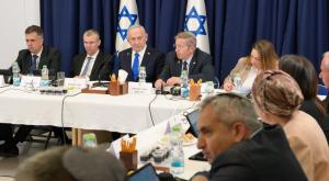 נתניהו בפתח ישיבת הממשלה צילום: מעיין טואף/לע״מ חדשות