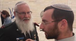 עובד פרל והרבצ"ר אייל קרים צילום: ללא, אלבום פרטי דעות