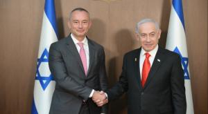 ראש הממשלה בנימין נתניהו עם ניקולאי מלדנוב צילום: עמוס בן גרשום / לע״מ מדיני