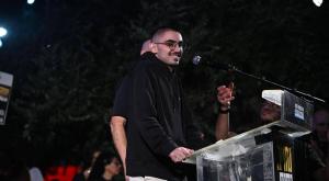 רום ברסלבסקי בכיכר החטופים צילום: ליאור רוטשטיין חדשות