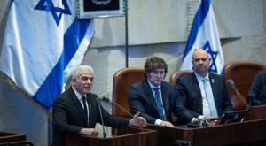 יאיר לפיד עם נשיא ארגנטינה על בימת הכנסת צילום: Yonatan Sindel,Flash90 פוליטי