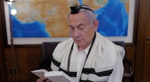 נתניהו מניח תפילין צילום: תקשורת ראש הממשלה חדשות