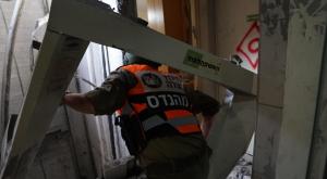 פיקוד העורף בזירה הפגיעה בבאר שבע, צילום: דובר צה"ל חדשות