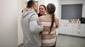 קרינה ארייב נפגשת עם הוריה צילום: דובר צה"ל חדשות