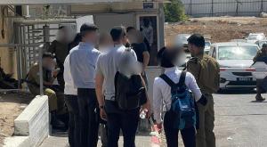 חרדים בבקו"ם צילום: דובר צה"ל חדשות
