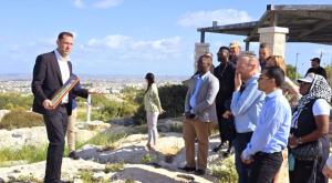 יוסי דגן וחברי המשלחת צילום: מועצה אזורית שומרון חדשות