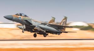 מטוס בדרך לתקיפה בתימן צילום: דובר צה"ל ביטחון