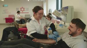 תרומת דם צילום: דוברות מד"א  חדשות