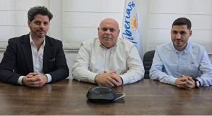 ראש העיר טבריה יוסף נבעה לצד מעין סמון צילום: ללא פוליטי