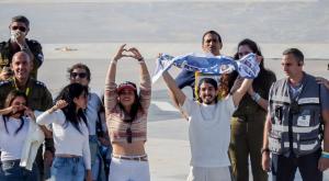 מתן אחרי שחרורו משבי חמאס צילום: Yossi Zamir,Flash90 חדשות