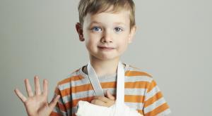 ניתוח אורטופדי לילדים צילום: Eugene Partyzan,Shutterstock כדאי לדעת