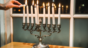 נרות חנוכה צילום: shutterstock חנוכה