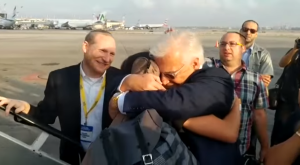 פרידמן מקבל את פני בתו צילום: צילום מסך מיוטיוב חדשות