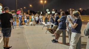 למצולמים אין קשר לכתבה. הפגנה לא אלימה נגד הגרעין התורני בעיר צילום: ללא קרדיט חדשות