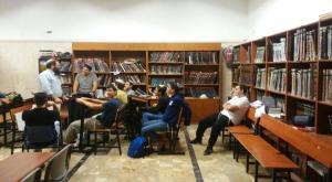 לימוד תורה "לשמור ולקיים", ארכיון צילום: מדף הפייסבוק אור דולק בבית הכנסת פרשת ואתחנן