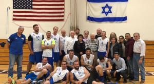 חברי הקבוצה ואנשי הקהילה היהודית צילום: קרן גוש עציון חדשות