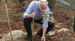 השר אורי אריל בנטיעות צילום: דוברות השר אריאל חדשות