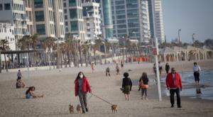 חוף הים בתל אביב בימי הקורונה צילום:  Miriam Alster/FLASH90 חדשות