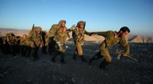 הבנים באלונקות צילום: Moshe Shai/FLASH90 חדשות