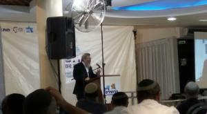 הרב קוסטינר בכנס צילום: כיפה חדשות