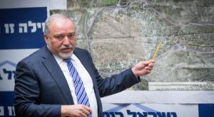 תומך בבניה. השר ליברמן צילום: פלאש 90. יונתן זינדל חדשות