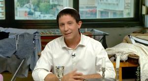 מתוך "ארץ נהדרת" צילום: צילום מסך ערוץ 12 טלוויזיה