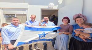 המשפחות הראשונות עולות לכדים צילום: רועי חדי חדשות