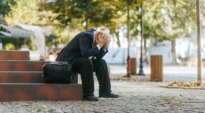 גל פיטורים צילום: AlexandrMusuc,Shutterstock כסף