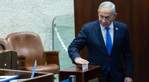 נתניהו מצביע צילום: Yonatan Sindel,Flash90 חדשות