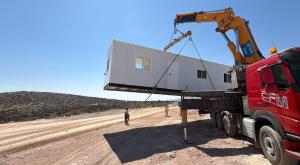 הנחת הקרוואנים הראשונים בנועה צילום: מועצה אזורית שומרון חדשות