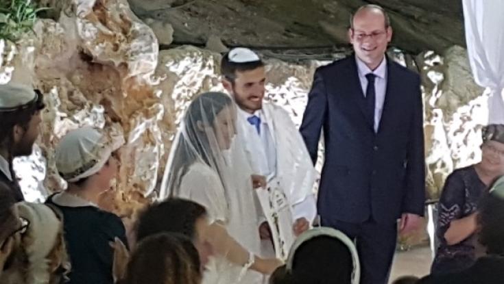 חתונתה המרגשת של בת הרב שנרצח