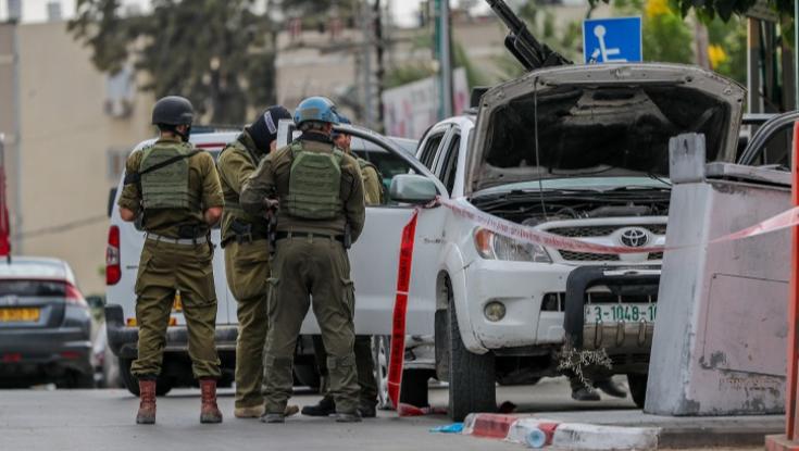 חילופי אש עם מחבלים בקיבוץ מגן, נוטרל הרכב עם חוליית המחבלים בכביש 4