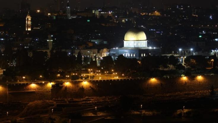 חוזרים להר הזיתים: ערב תשעה באב - מגילת איכה מול מקום המקדש
